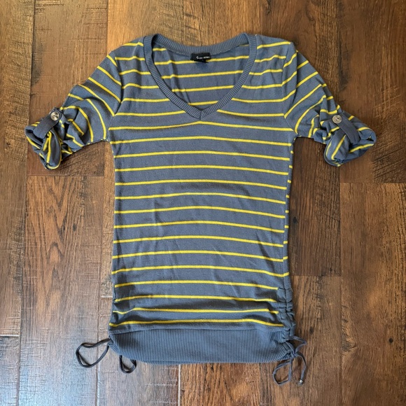 PURE REBEL ruched V-neck sweater, size Medium - Picture 2 of 8